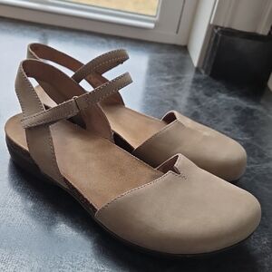 Dansko Leather Womens Rowan Closed Toe Sandal Shoes Size 40